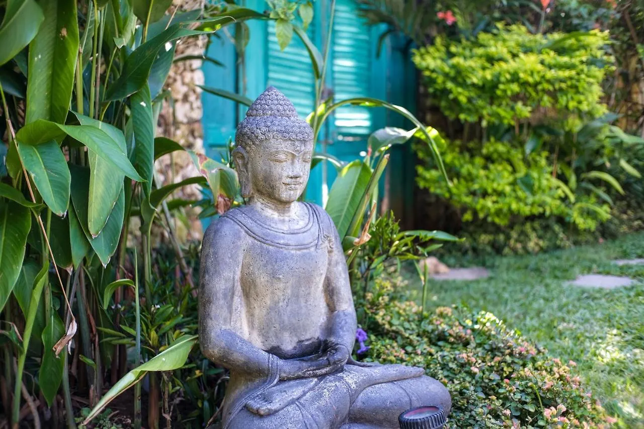 Villa Papaya & Zen Uluwatu Indonesia